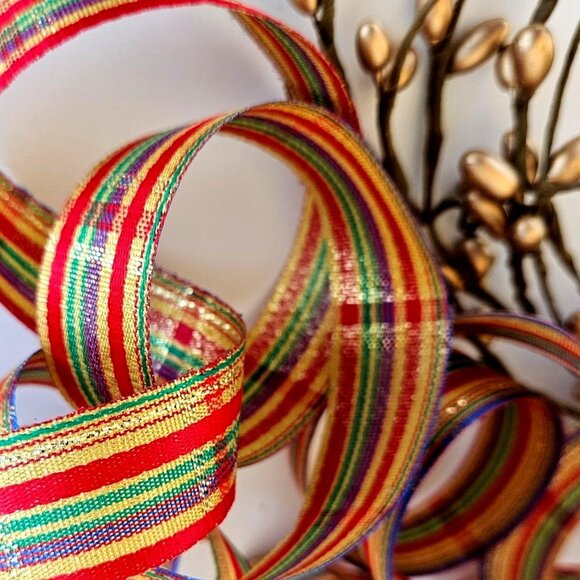 Instant Vintage Christmas Collection 1950s Hankie and Decor Bundle - Picture 7 of 13